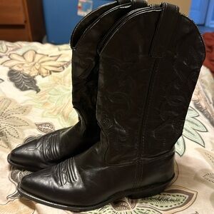 Vintage black capezio cowboy boots